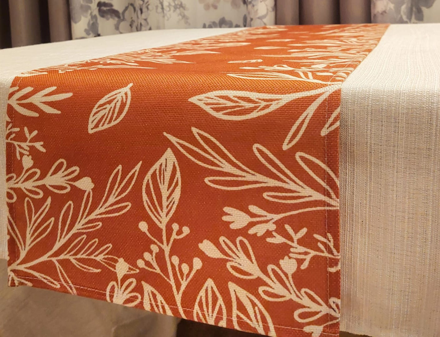 Table Runner "White & Orange"