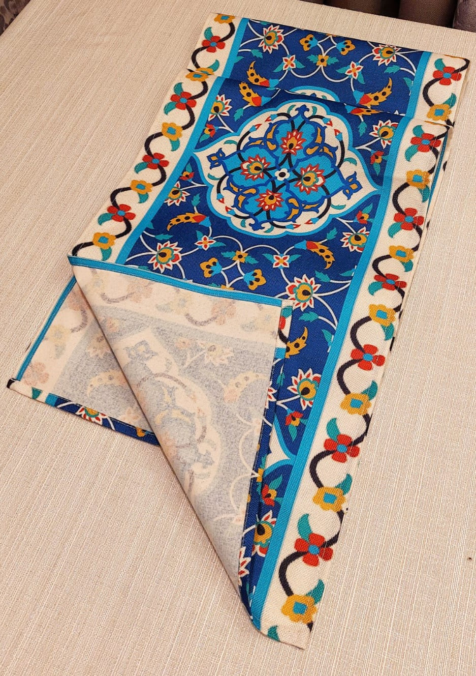 Table Runner "Arabesque/Yellow" with 4 mates